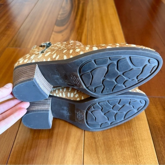 NWOT Vionic Leather or Haircalf Deer Print Real Fur Zip Ankle Boots Cecily Tan - Picture 12 of 13